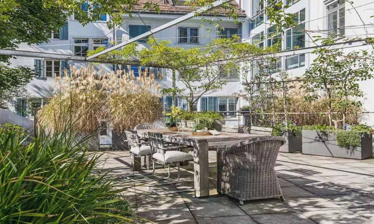 Hochschulen Apartment | COMBINING TIMELESS ELEGANCE, DESIGNER INTERIORS & AN UNRIVALED LOCATION-OLD TOWN