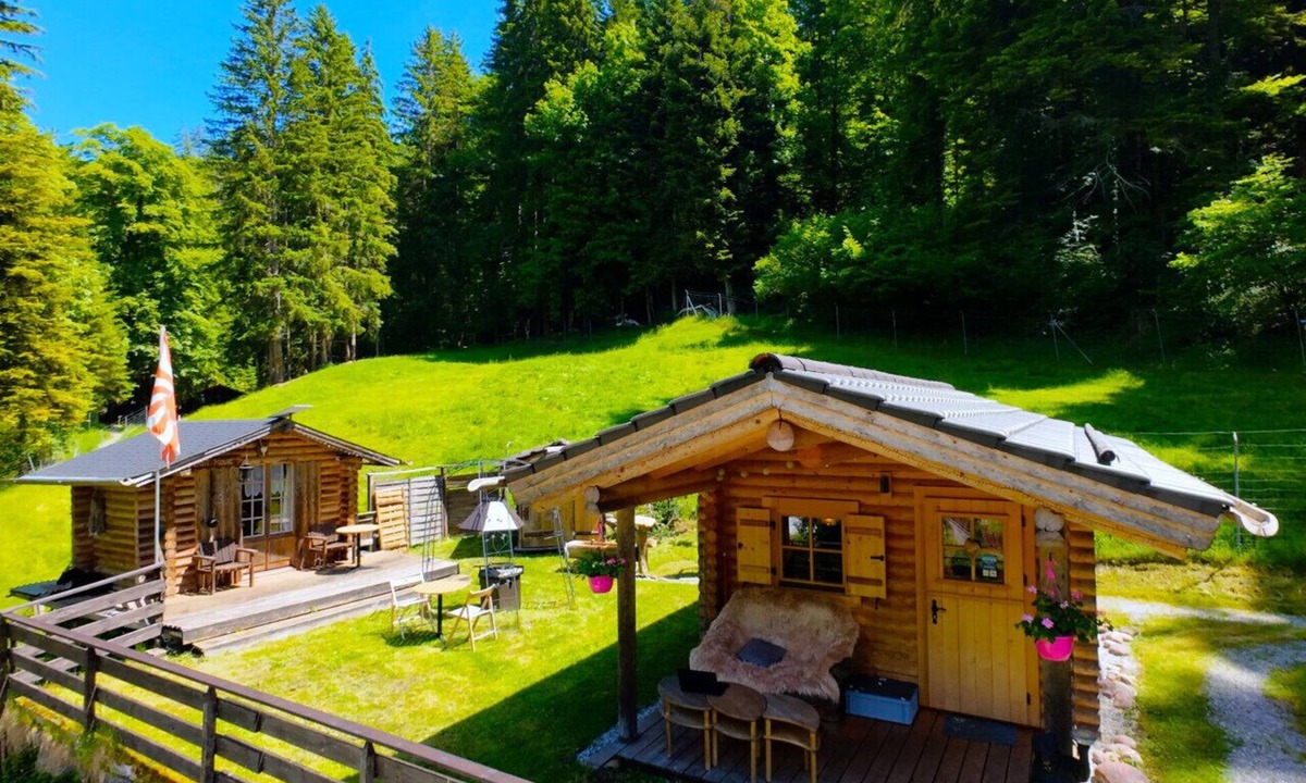 Sigriswil Cabin | Concierge, Idyllic farm cabin by SwissHut