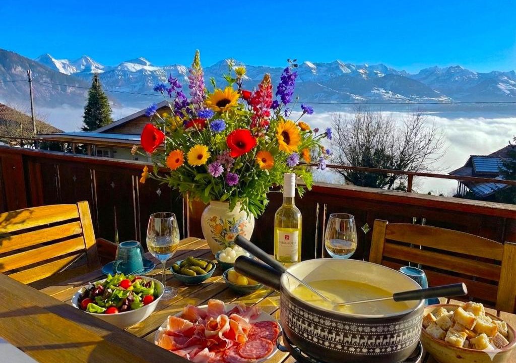 Goldiwil Apartment | Concierge, Lake Thun/Alps Scenic Views by SwissHut