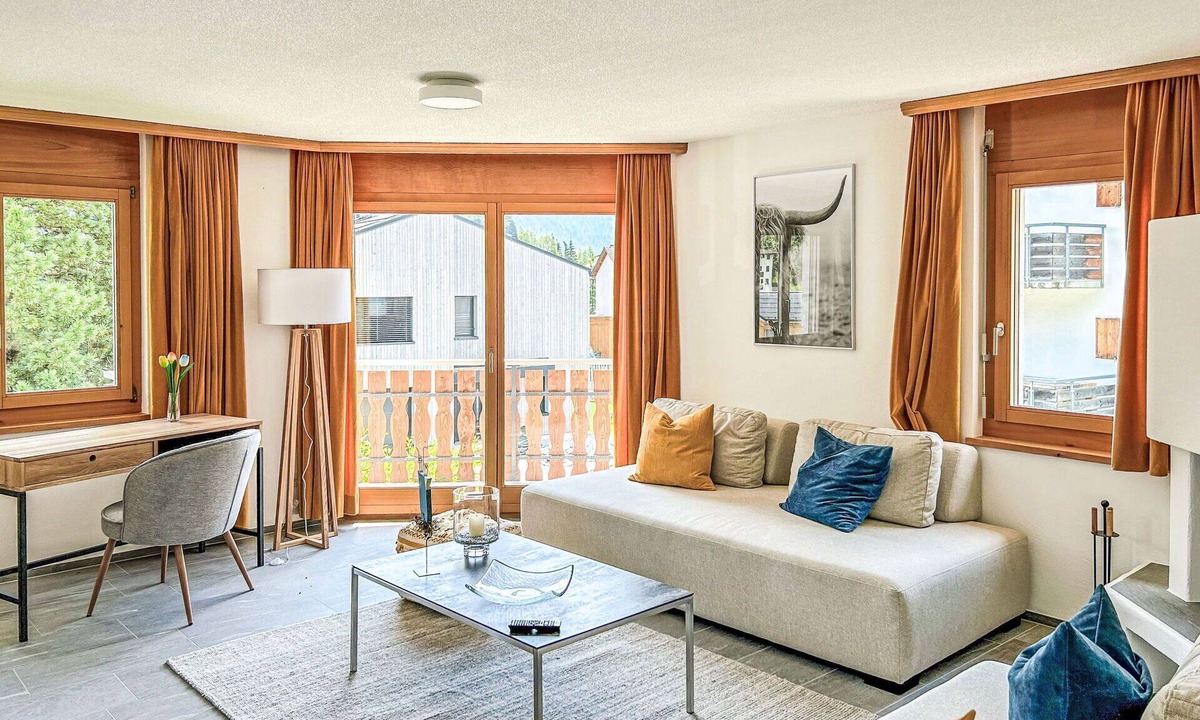Laax Apartment | Cosy apartment for 4 guests with WIFI, TV, balcony, pets allowed and panoramic view