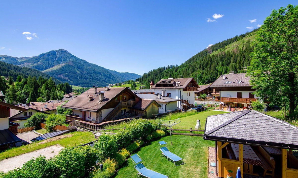 Soraga Apartment | Cosy apartment for 4 people with WIFI, TV and balcony