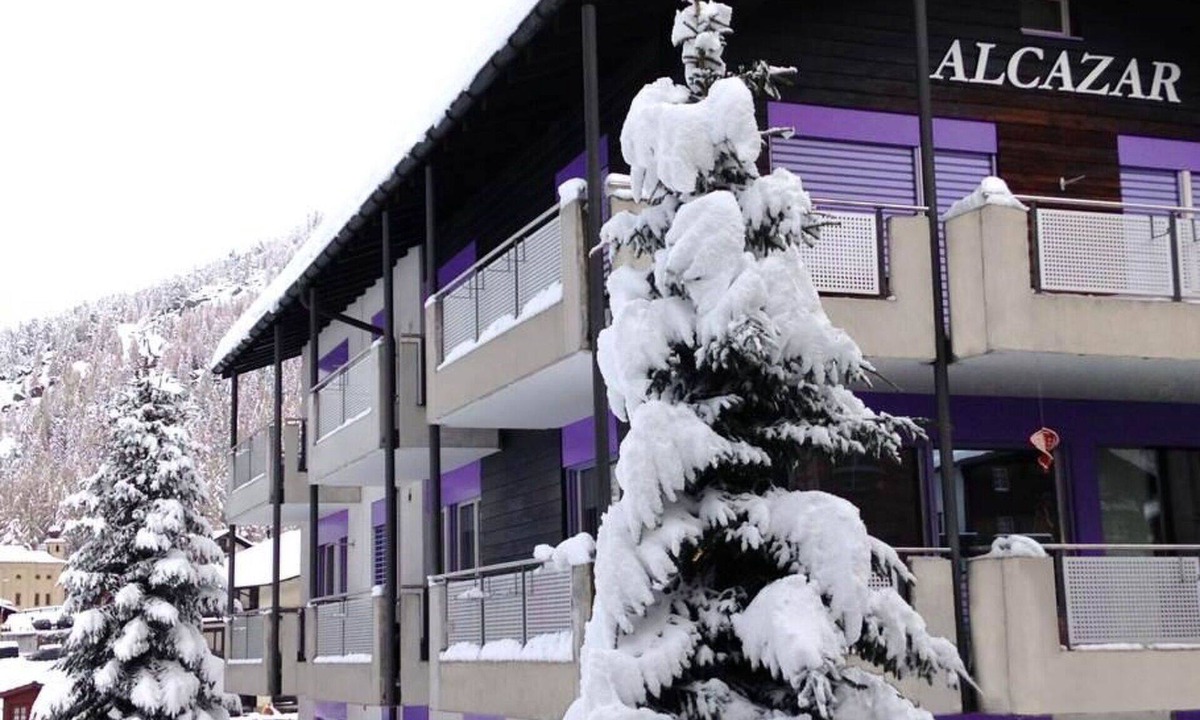 Saas Grund Apartment | Cosy apartment for 4 people with WIFI, TV, balcony and pets allowed