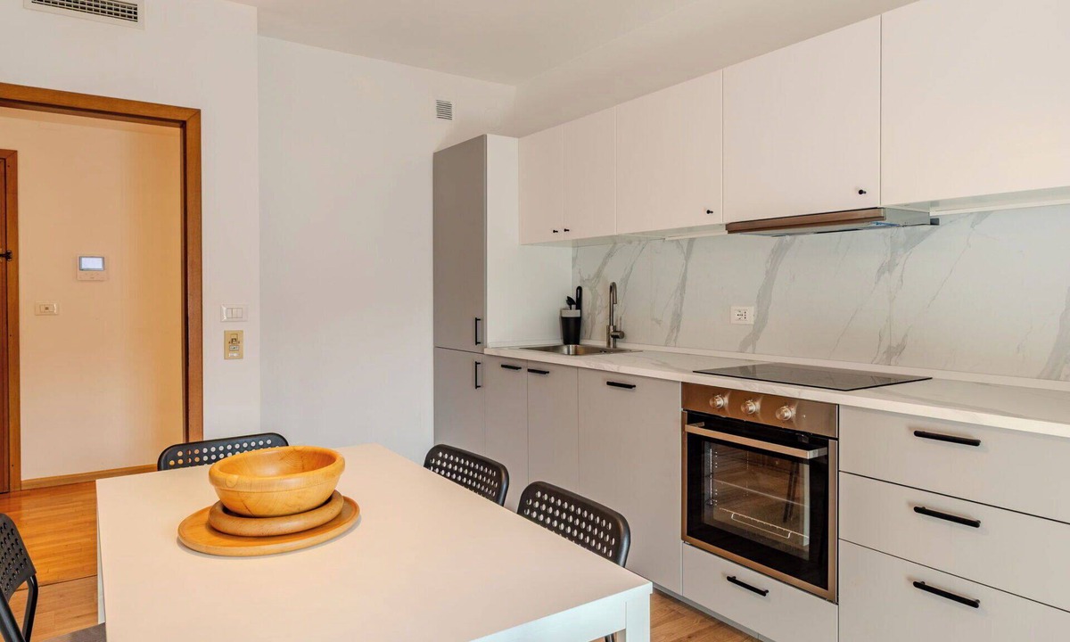 Trento Apartment | Cosy apartment for 6 guests with WIFI, A/C, TV and patio