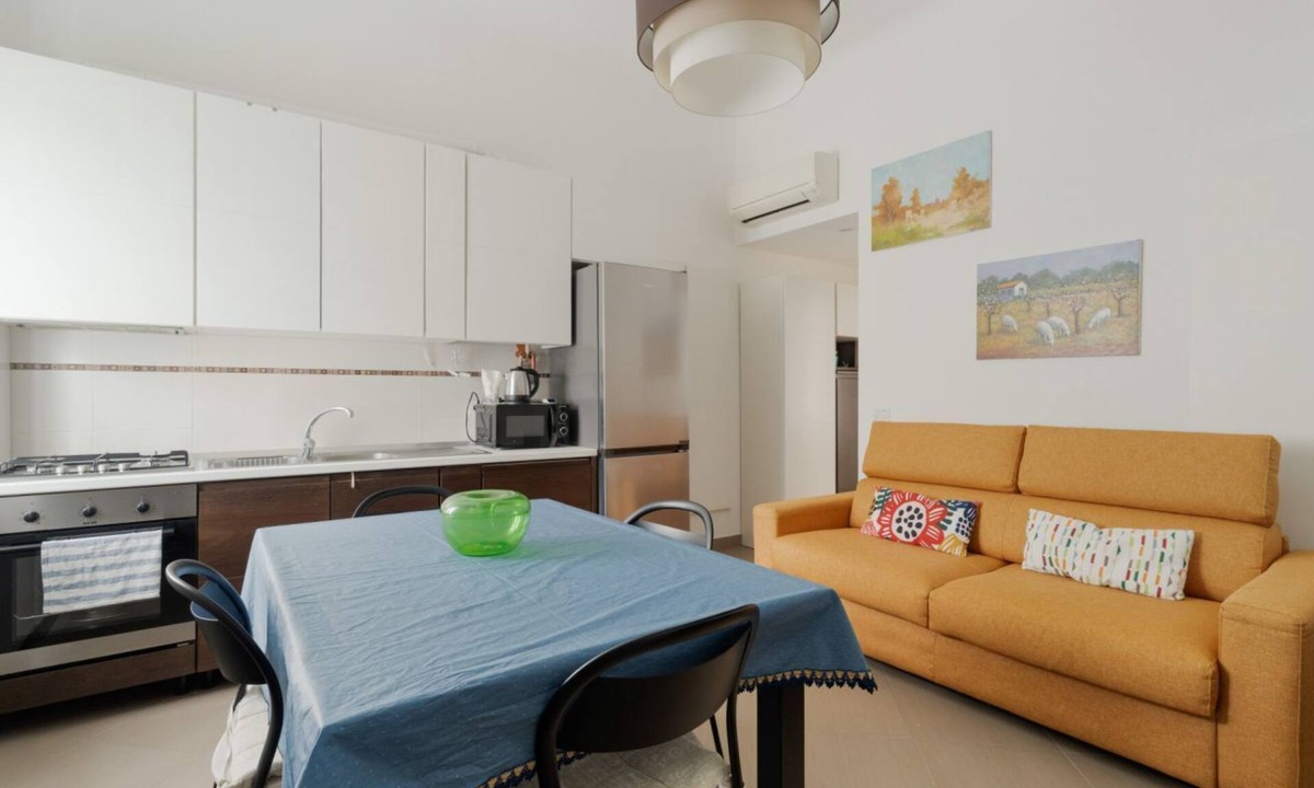 Abbadesse Apartment | Cozy 45m2 apartment, ideal for 4 people, located on the first floor of a building without a lift (steps to access).The accommodation is located in a strategic area, a stone's throw from the M3/M5 Zara stop and the stops of numerous surface transport ve
