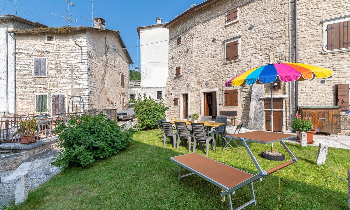 Sant'Anna d'Alfaedo House | Cozy home in Sant'Anna d'Alfaedo with WiFi