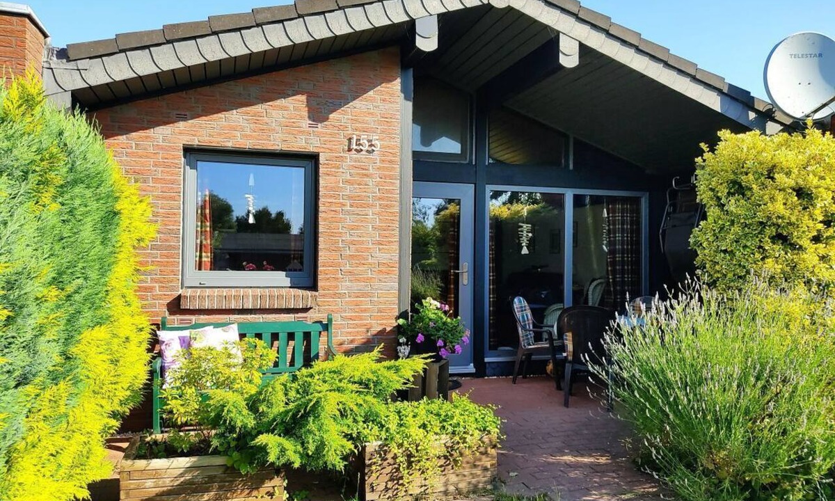 Fedderwardersiel House | Cozy studio vacation home in the Fedderwardersiel vacation park. Dogs allowed.