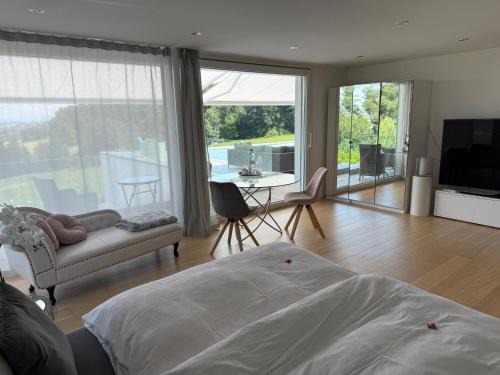 Danikon House | Deluxe Doppelzimmer mit Pool und Aussicht
