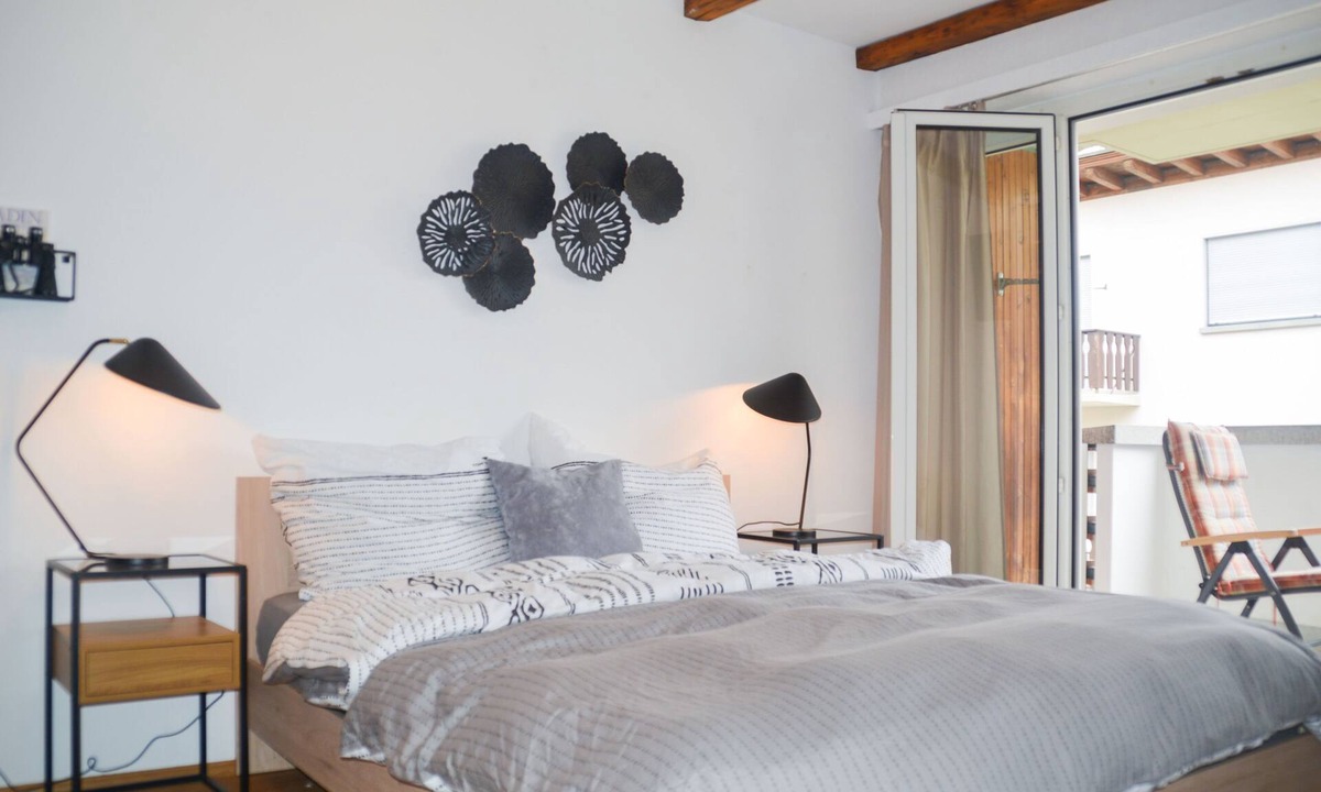 Sankt Moritz-Bad Apartment | Derby 33