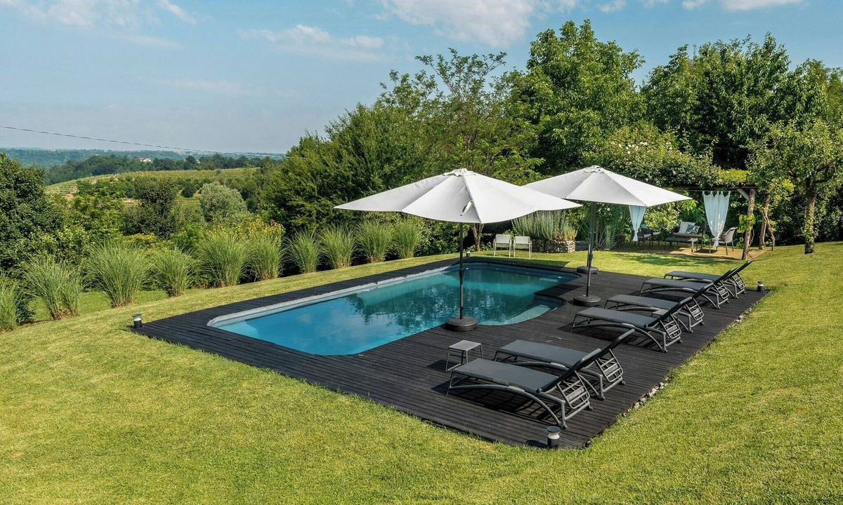 Novello Apartment | Design home in the Langhe with pool