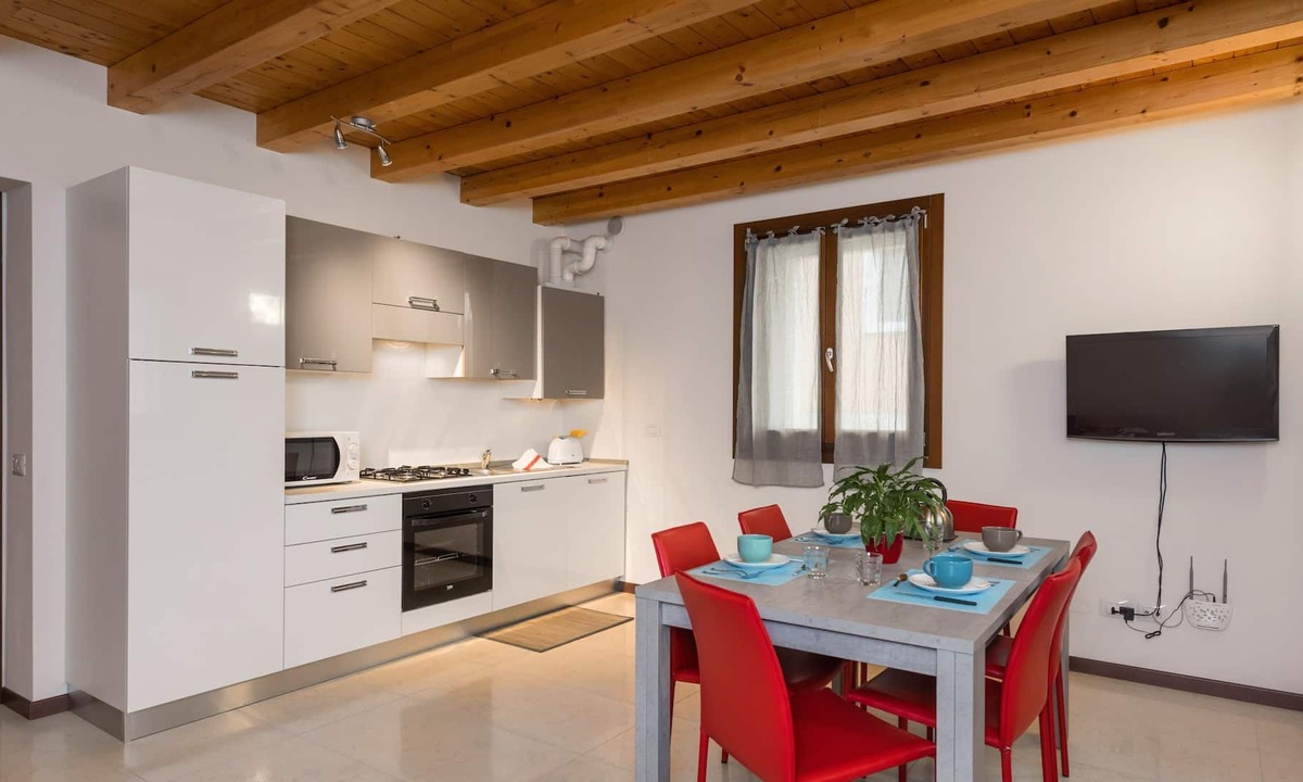 San Zeno Apartment | Dimora San Zeno 6 - Modern and functional apartment close to San Zeno Basilica