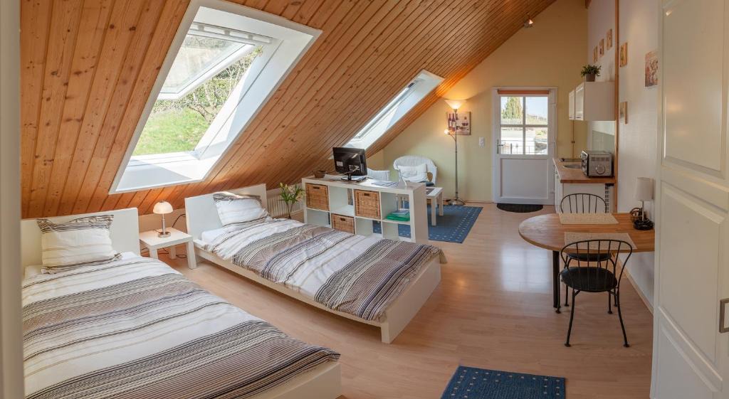 Essertines-sur-Rolle House | Domaine Beauregard
