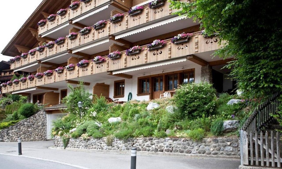 Gstaad Apartment | Drive (Nr. 3) Appartement/Fewo, Dusche oder Bad, WC 6-Bettwohnung by Interhome