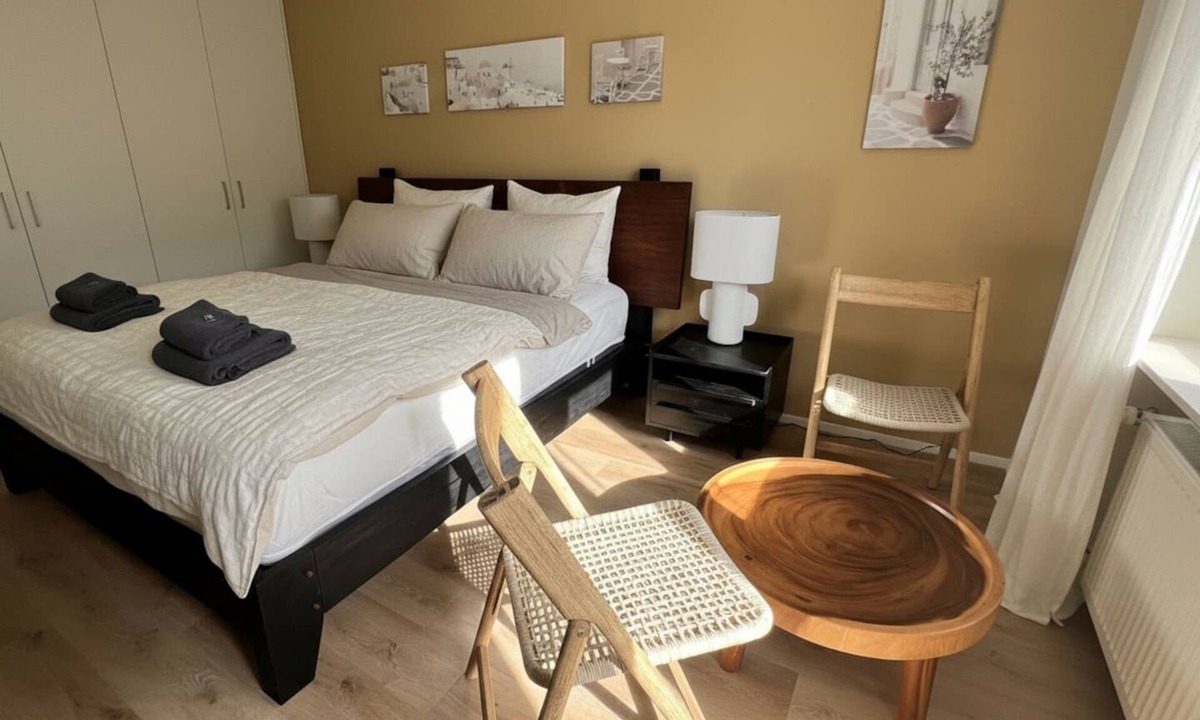 Oerlikon Apartment | Elegant Studio in Zurich w/Balcony (302-16)