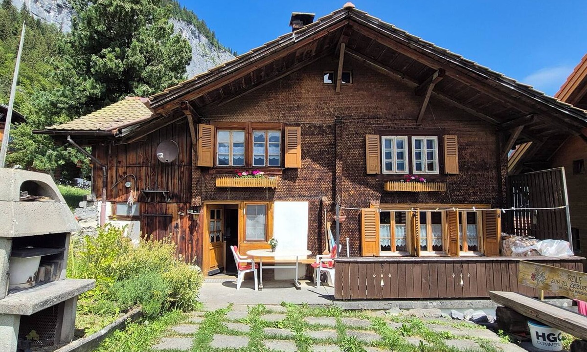 Isenfluh Ski Chalet | Exclusive-use chalet with breathtaking views of the Swiss mountains
