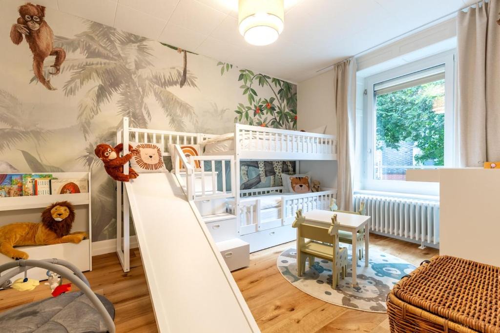 District 6 Apartment | Family Flat · Unterstrass