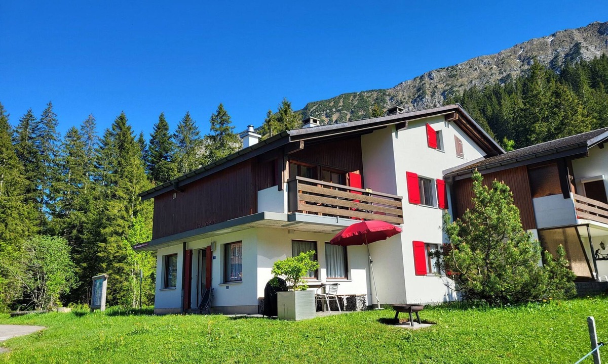 Giswil Apartment | Fewo Pistenblick by Interhome