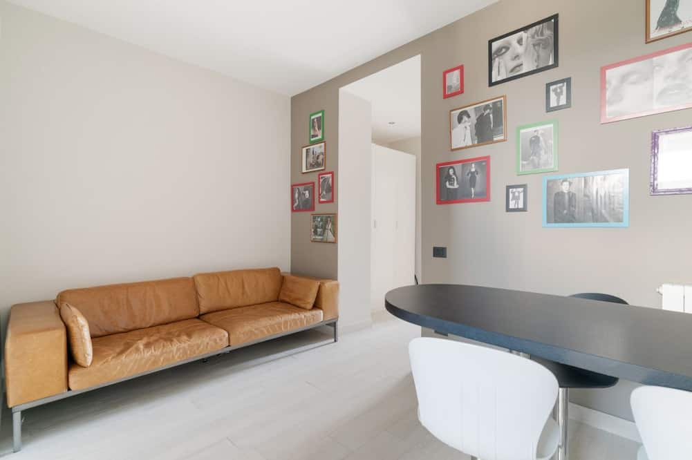 Zona Padova Apartment | GuestHost - Comfortable 70 sqm apartment located on the first floor of a building without a lift. The accommodation can accommodate up to 4 people and is equipped with all comforts.The property is located a few steps from Parco Trotter, a large public pa