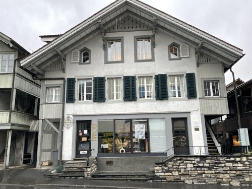 Oberhofen am Thunersee House | Haus der Schwalbe