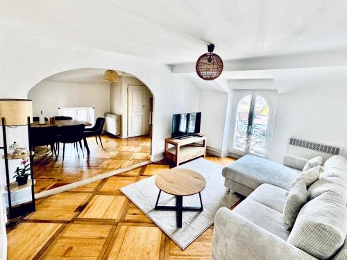 Aigle Apartment | Historic House Aigle - Lake & Alps - Garden & BBQ