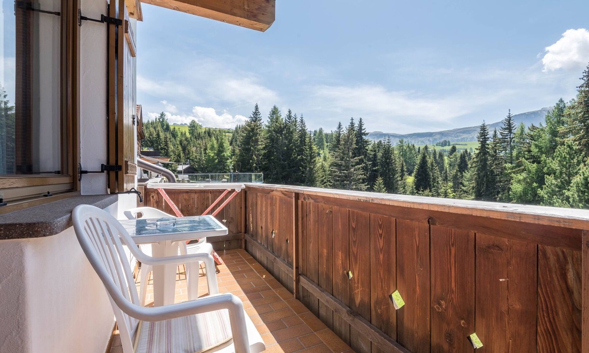 Compaccio Apartment | Holiday Apartment "Ferienparadies Sabina Puflatsch" in the Nature Park by the Seiser Alm