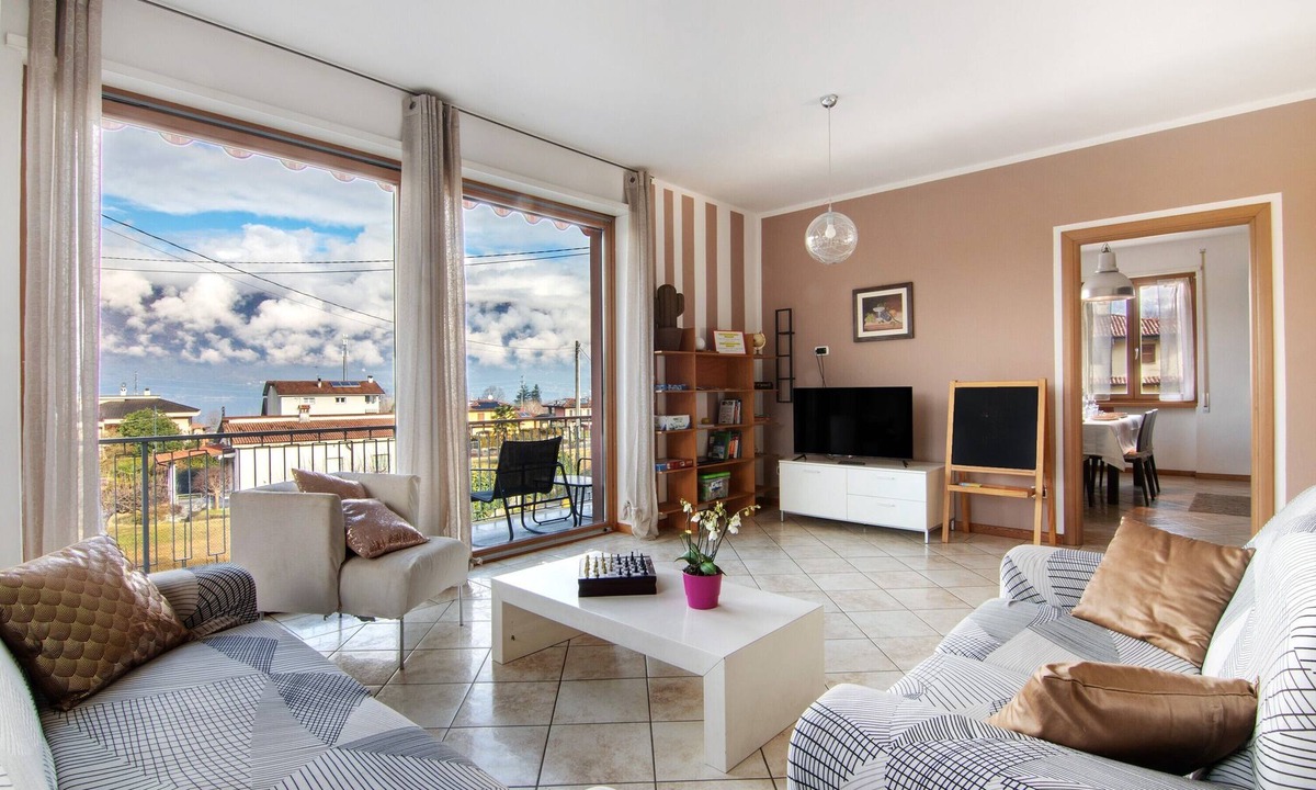 Colico Piano Apartment | Holiday Apartment "Como Lake" with Lake View, Private Terrace & Wi-Fi