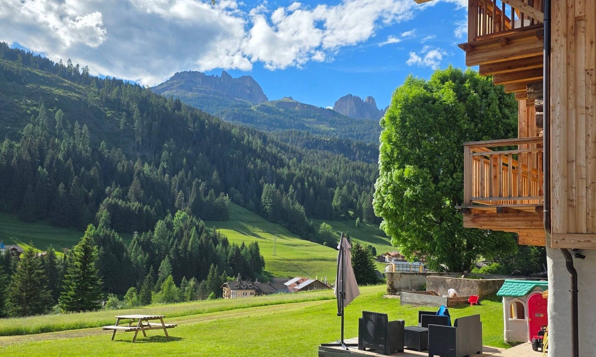Soraga Apartment | Holiday Apartment "Tobià De Pit" with Mountain View, Balcony & Wi-Fi