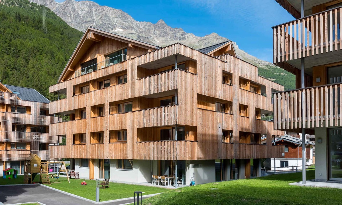 Saas Grund Apartment | Holiday apartment with ski room and table football