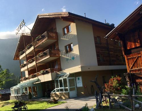 Oberwald Hotel | Hotel Ahorni