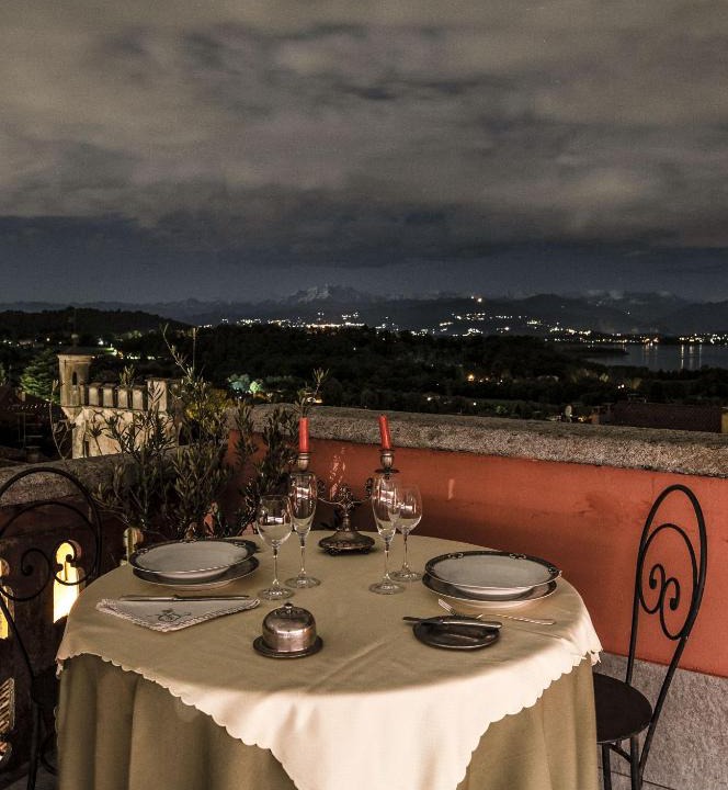Azzate Hotel | Hotel Locanda Dei Mai Intees