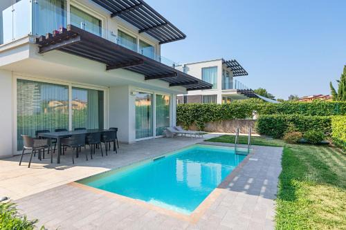 Manerba del Garda Villa | I Tesori di Minerva by Whale Homes