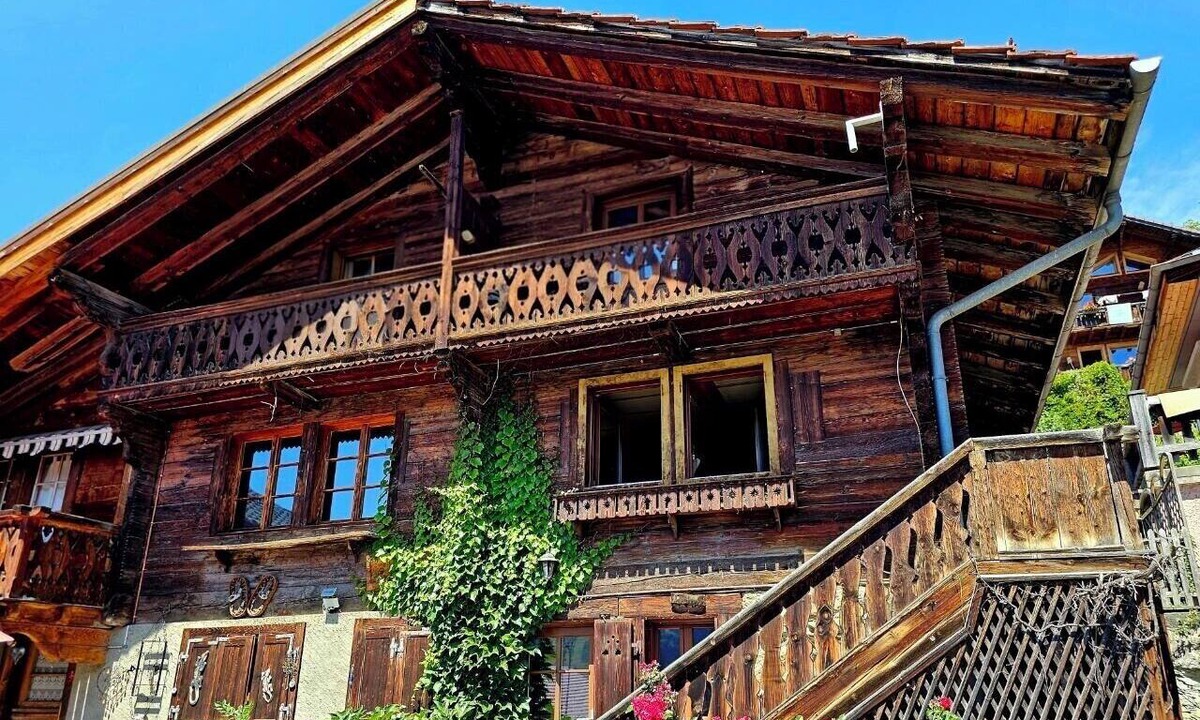 Les Posses-sur-Bex House | IDYILLIC COSY OLD AUTHENTIC WOOD SWISS MOUNTAIN CHALET WITH SAUNA & GARDEN