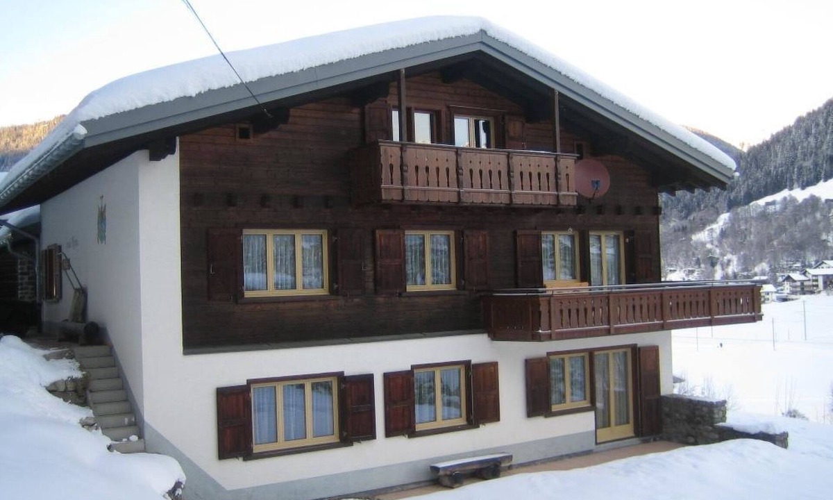 Klosters Platz Apartment | In dä Ronä 3-Zi Appartement/Fewo, Dusche oder Bad, WC 3½-Zimmerwohnung by Interhome