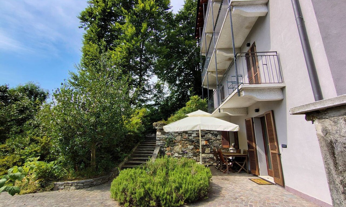 Miasino House | In the shade of a beech tree: An oasis of tranquility just a few minutes from the lake