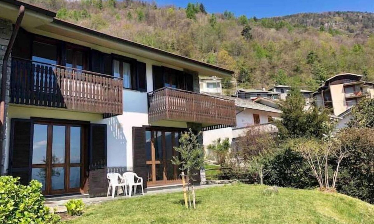 Valtellina Villa | Independent villa with garden and great view