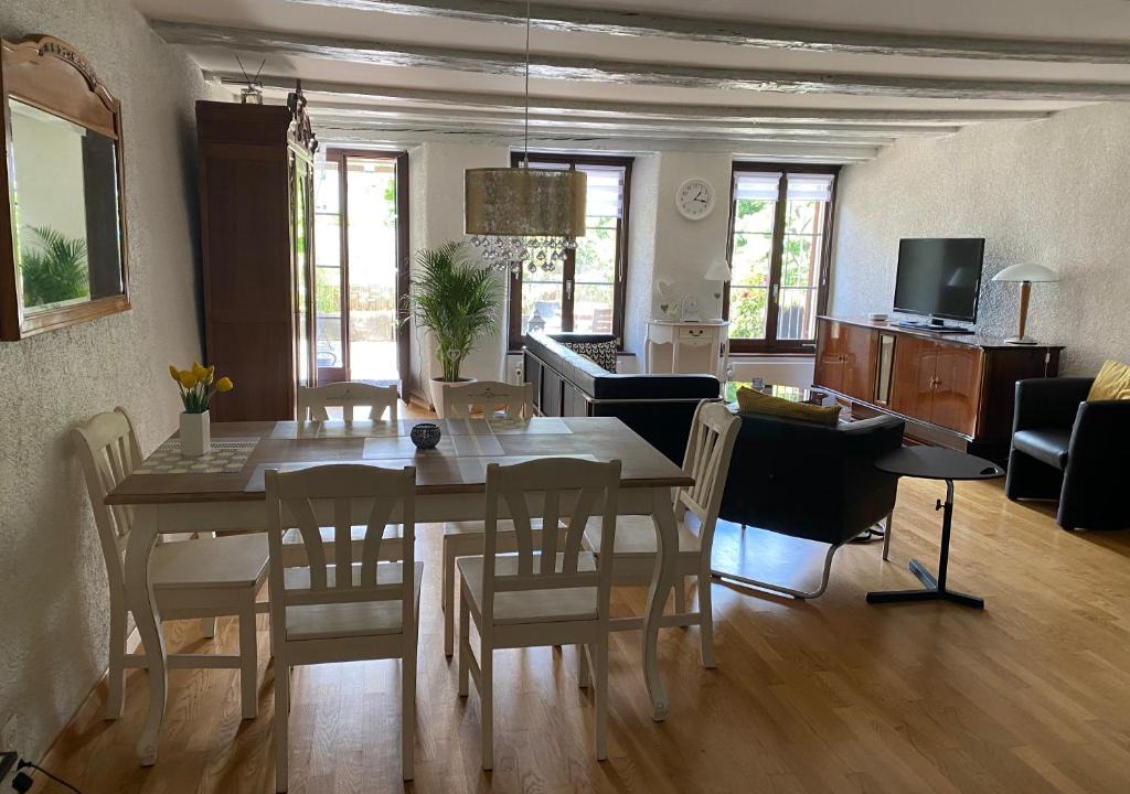 Nidau Apartment | Joline private guest apartment feel like home