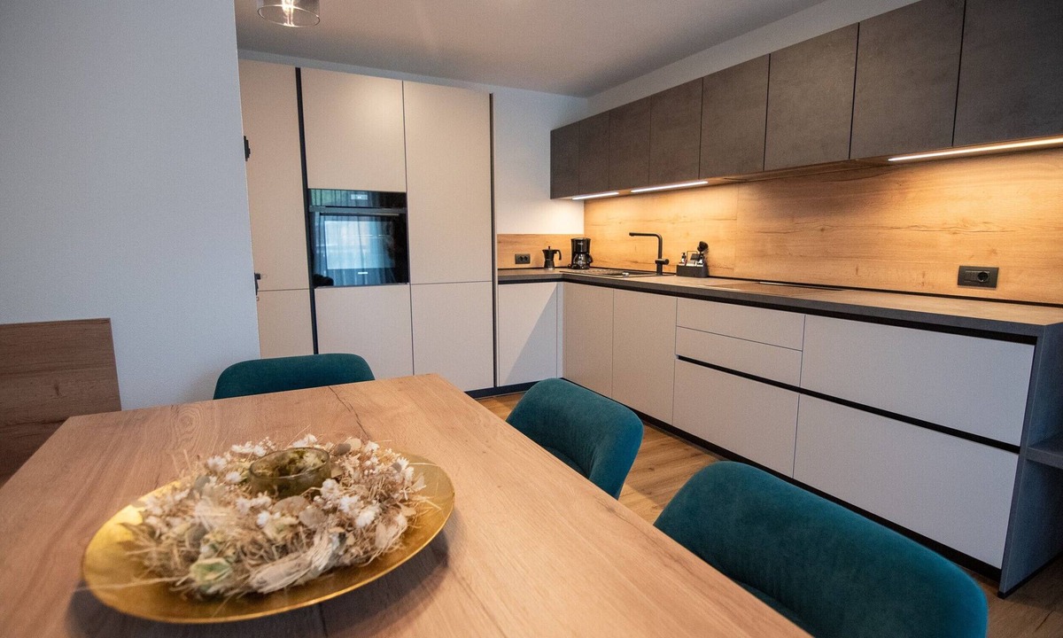 Casola Apartment | Kerschbama Farm Apartment Tondl with Mountain View, Shared Garden and Wi-Fi