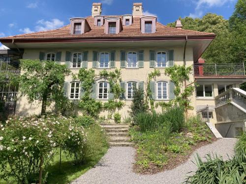 Lenzburg Bed & Breakfast | Kultur-Gästehaus Villa Sonnenberg