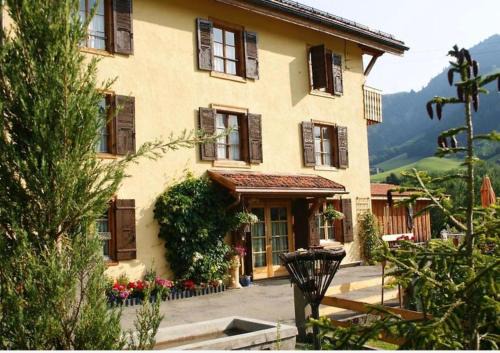 La Tine Bed & Breakfast | L'Atelier D' en Bas