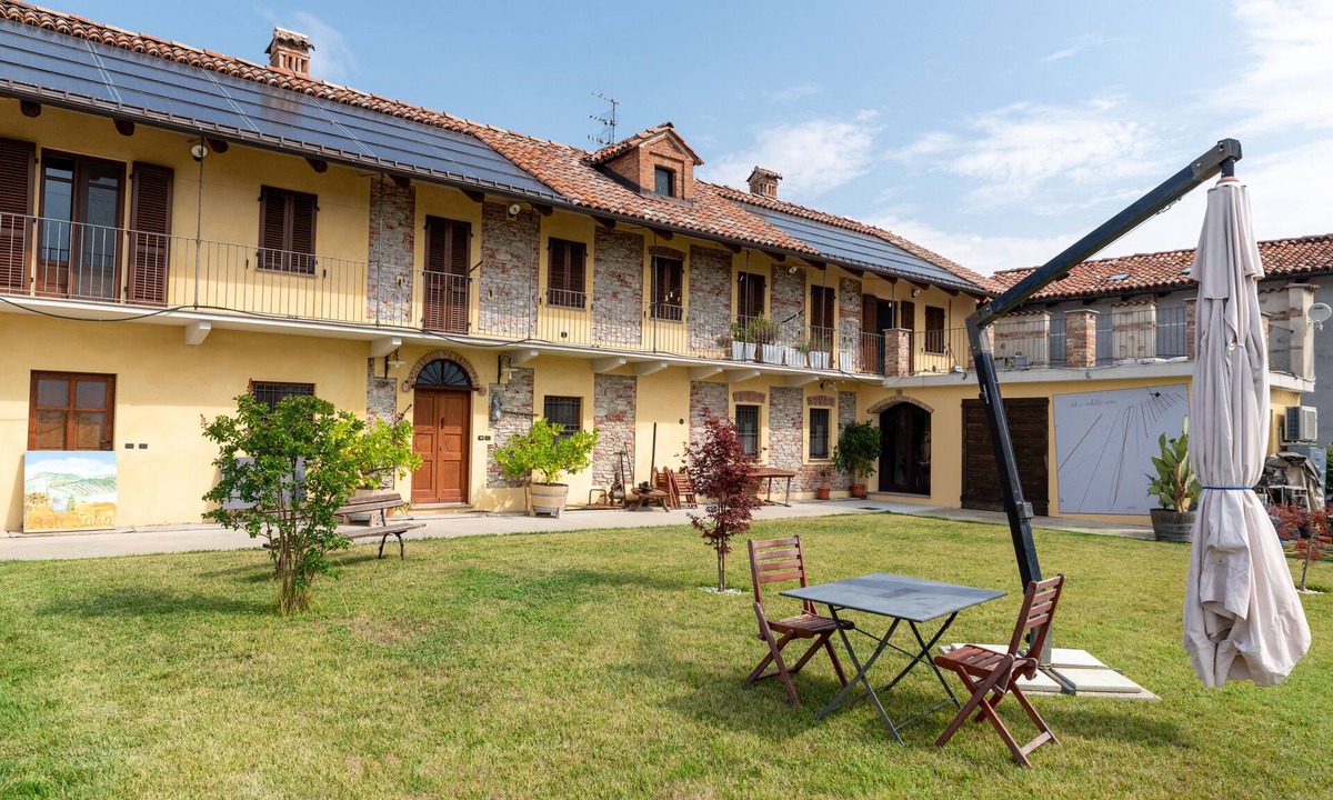 La Morra Apartment | "La Picchiera" 2-room apartment with kitchen and garden, surrounded by vineyards
