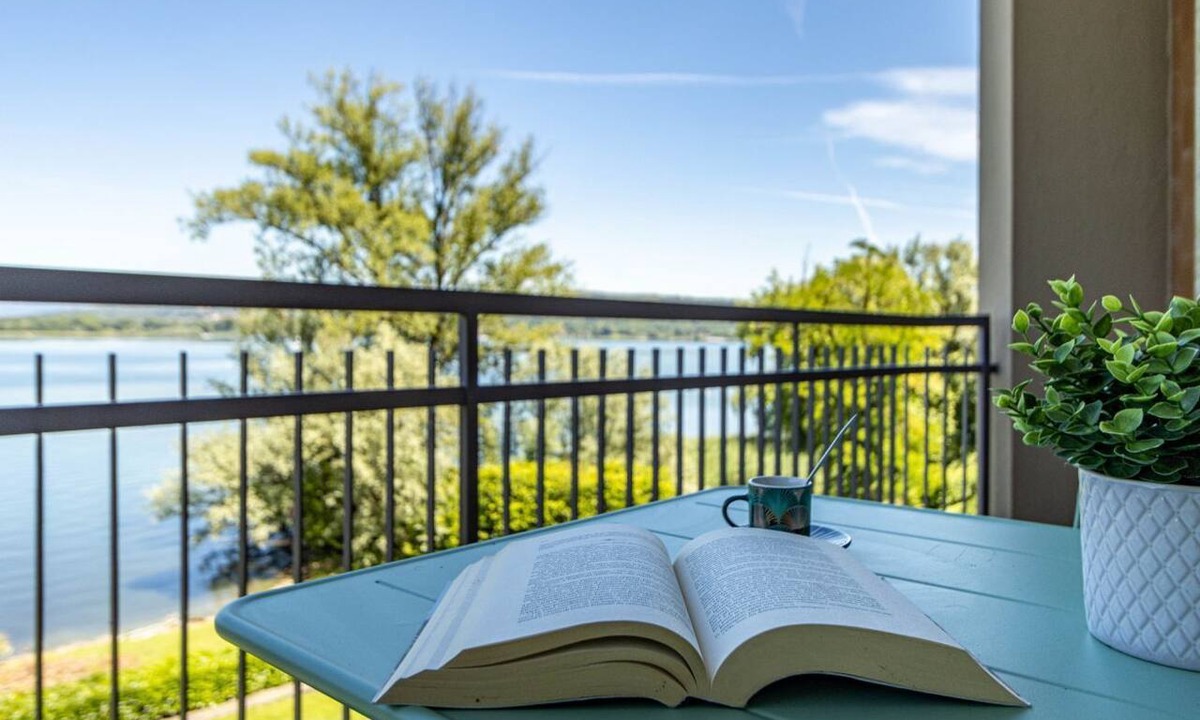 Dormelletto Apartment | Lake View - Apartment with a terrace overlooking the lake - AC - WiFi