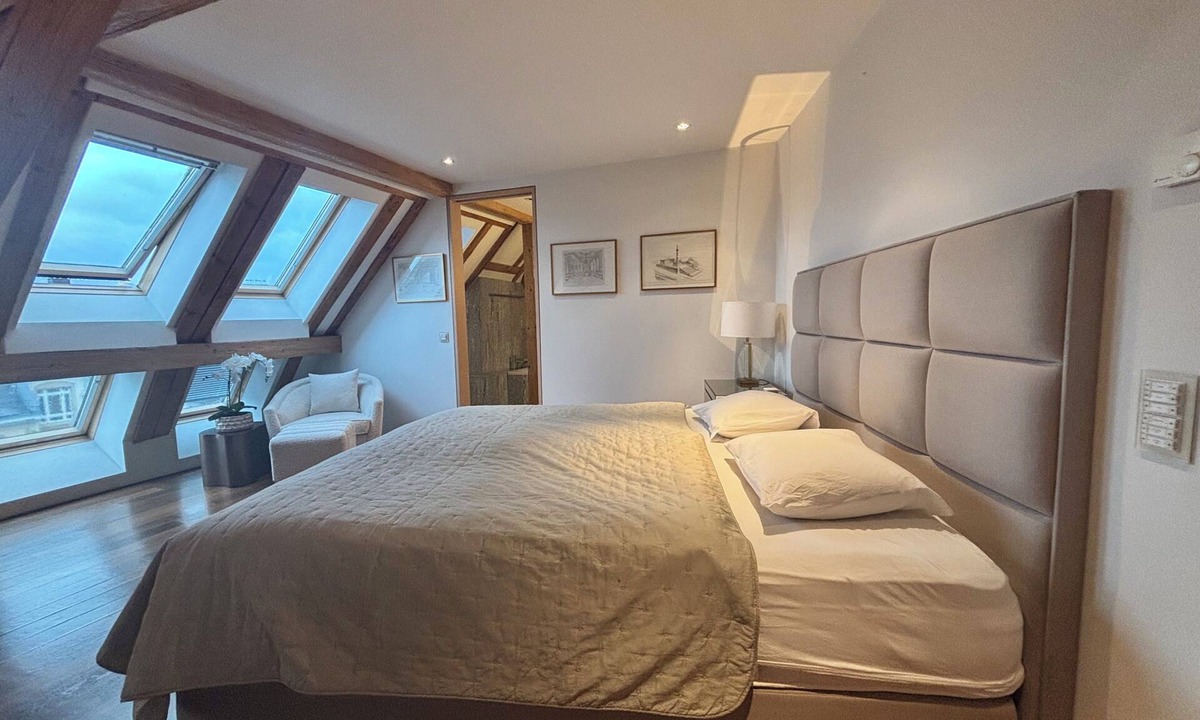 Enge Apartment | Lakeside luxury flat · 2BR · Private lift · 2 Bath · Enge Zürich