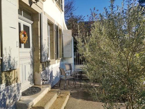Perroy Apartment | Le Cinquante Quatre