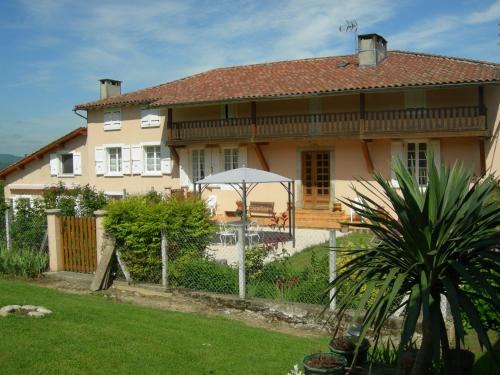 Caumont House | Le Clos Fleuri