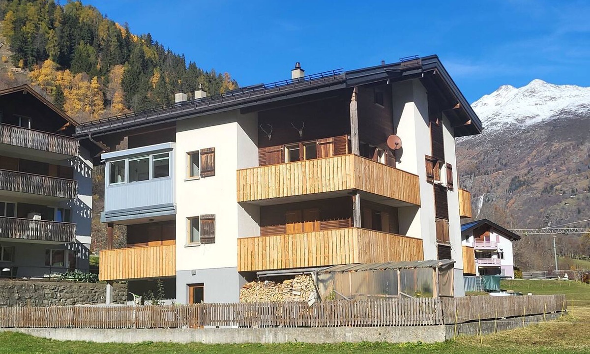 Fiesch Apartment | Lischa 3. OG Süd Appartement/Fewo, Dusche oder Bad, WC by Interhome