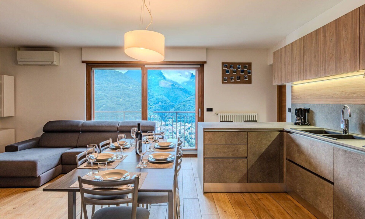 Valtellina Apartment | Lovely apartment for 6 guests with A/C, WIFI, TV, patio and pets allowed
