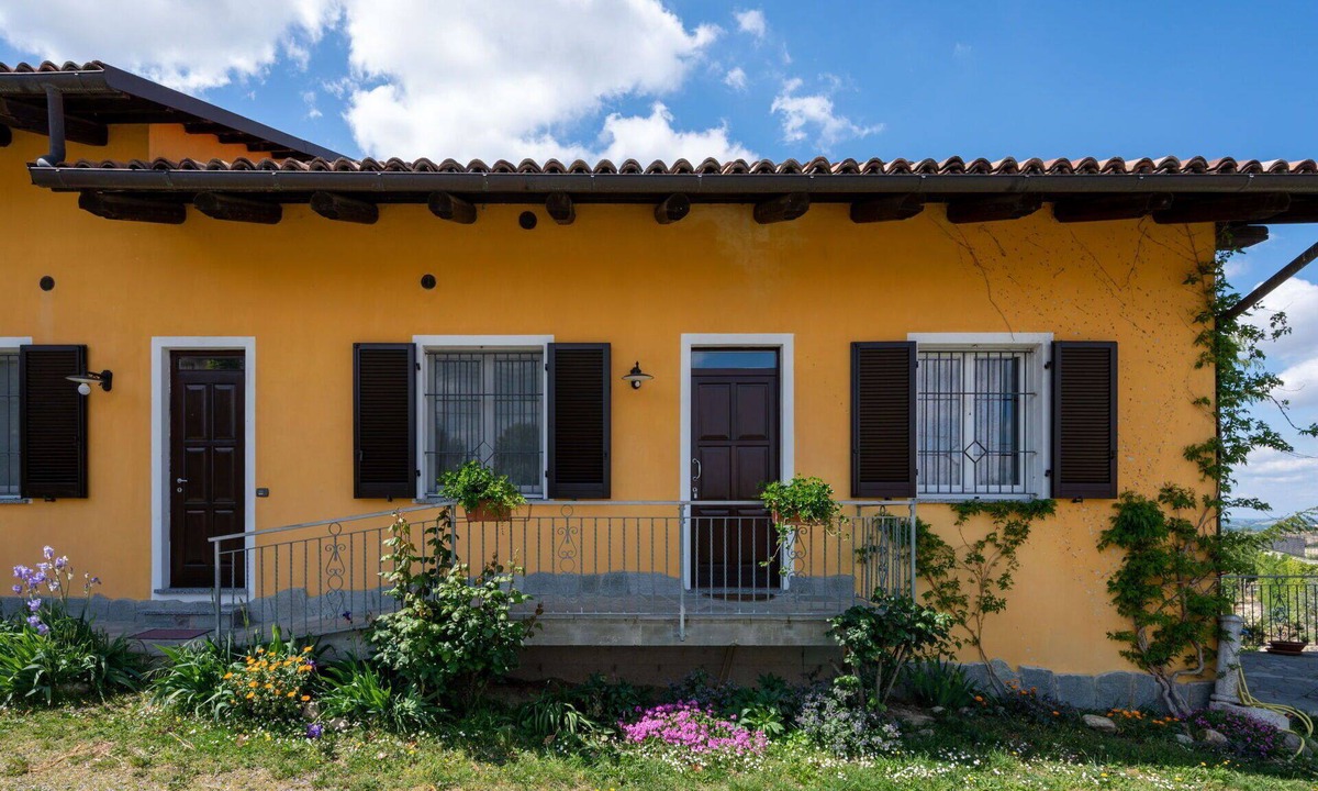 Vinchio Apartment | Lovely apartment for 2 people with A/C, pool, WIFI, terrace, pets allowed and panoramic view