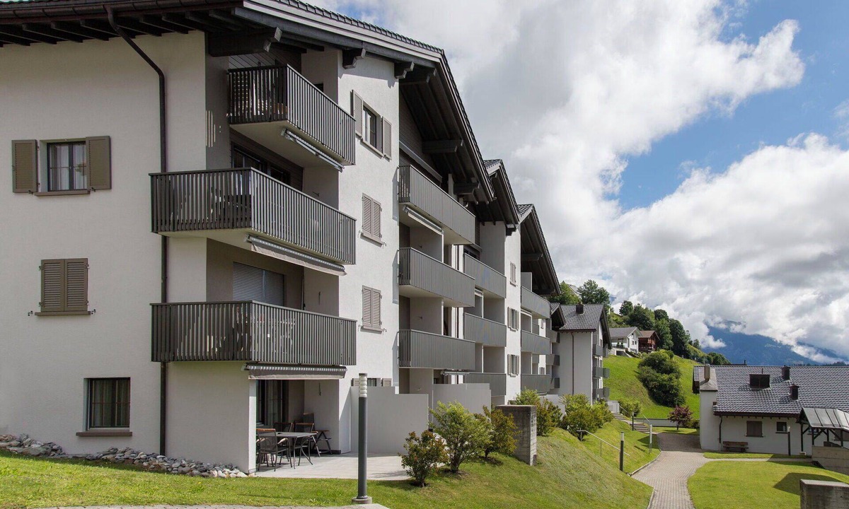 Falera Apartment | Lovely apartment for 4 people with WIFI, pool, TV, balcony and panoramic view