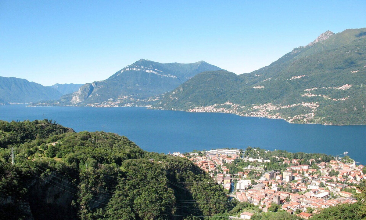 Dervio Apartment | Lovely apartment for 4 guests with WIFI, A/C, pool, TV, patio and panoramic view