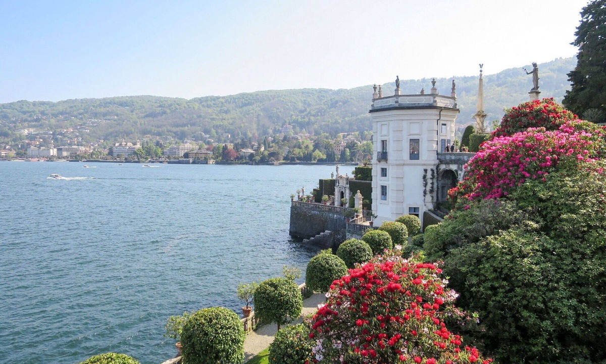 Stresa Apartment | Lovely apartment for 4 guests with pool, WIFI, TV and terrace