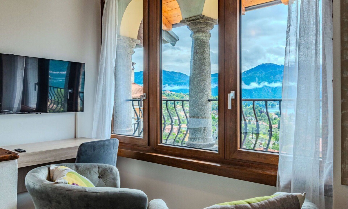 Azzano Apartment | Lovely apartment for 3 people with WIFI, A/C and TV